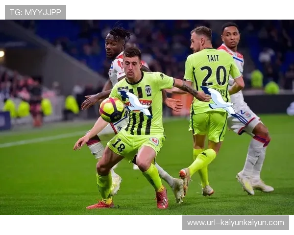 法甲冬歇期前最后一轮，争冠集团混战白热化